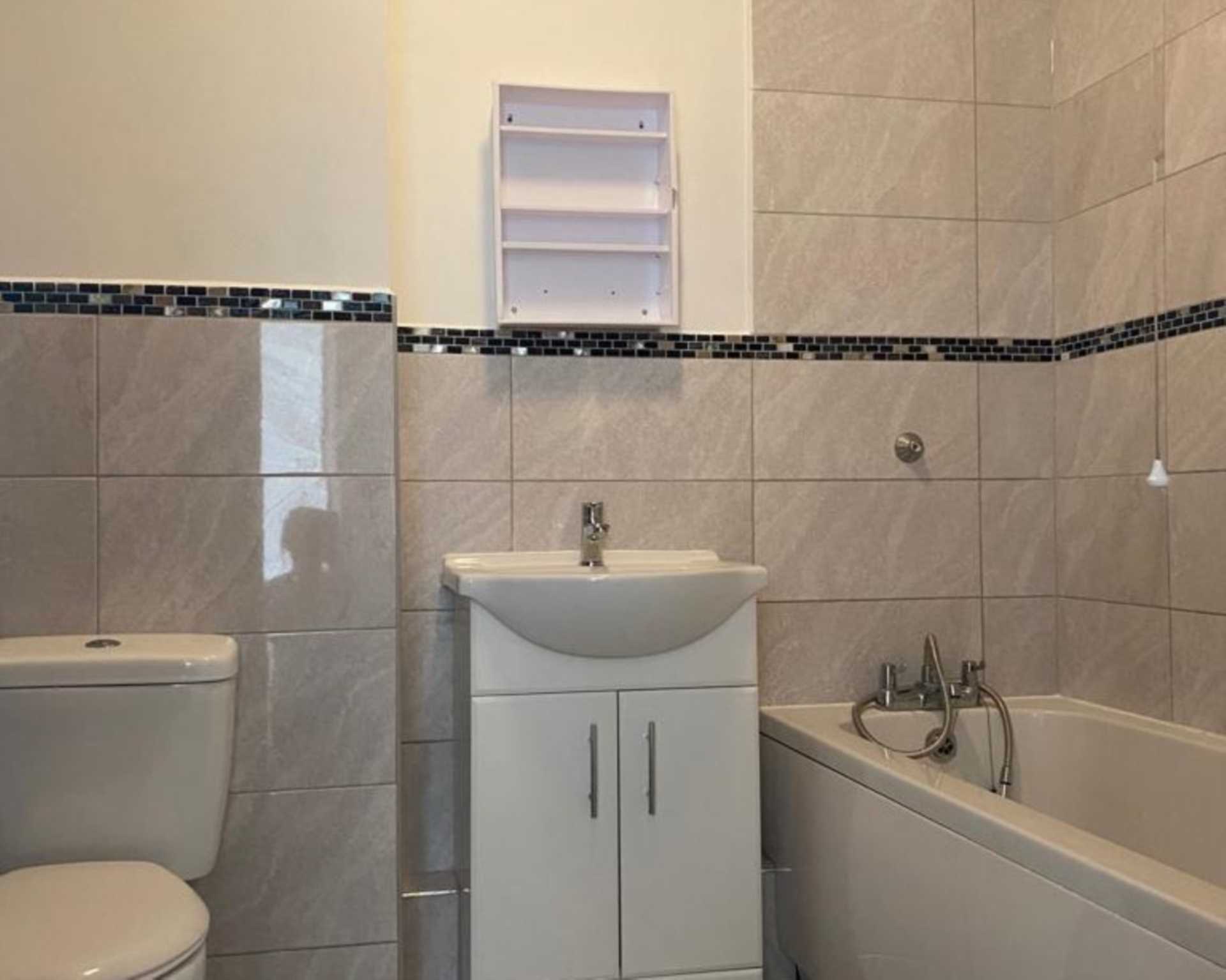 Additional Property Image 2 bedroom Apartment to rent in Southend On Sea 8