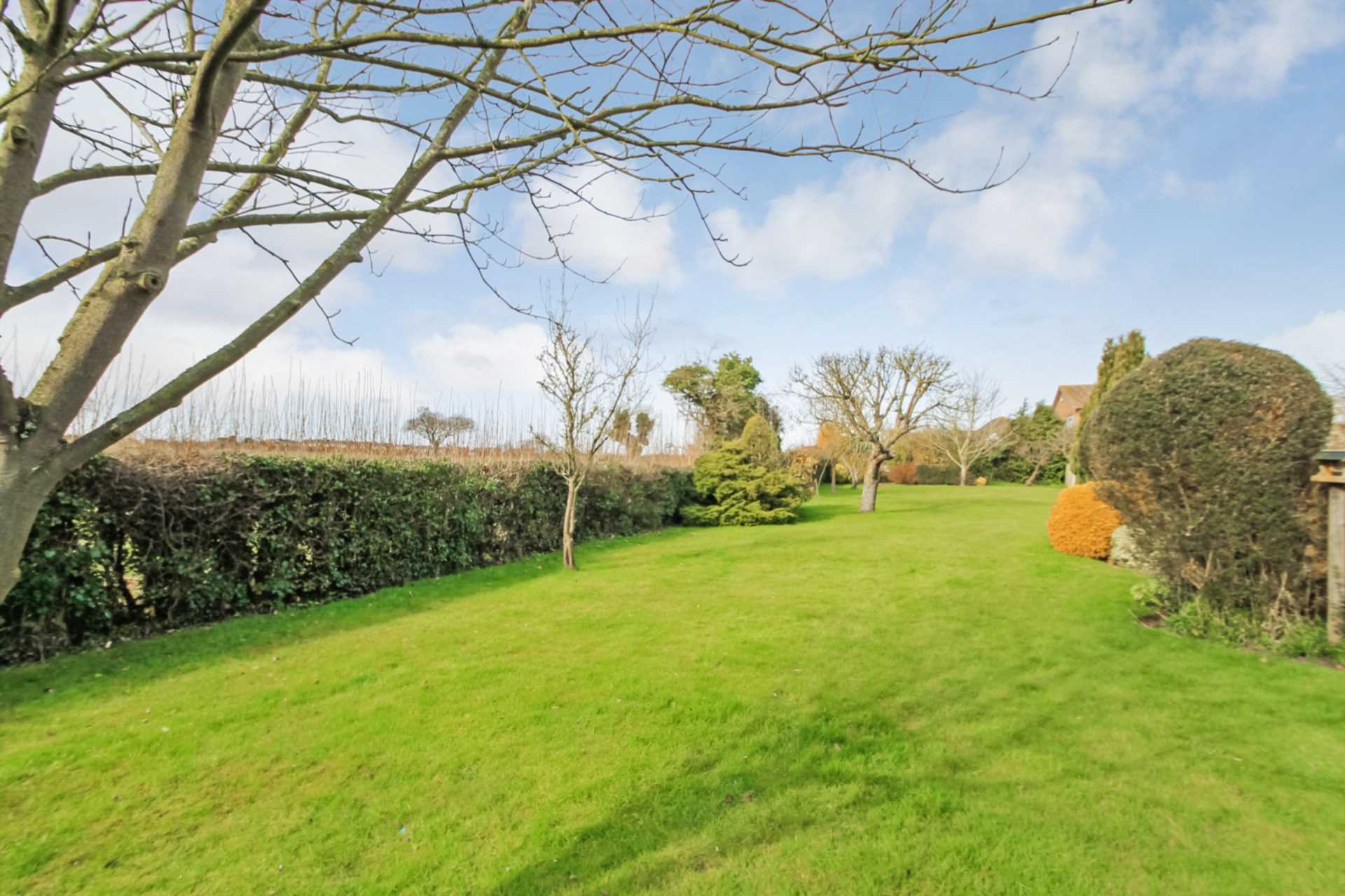 Additional Property Image 5 bedroom Detached to rent in Leighton Buzzard 8