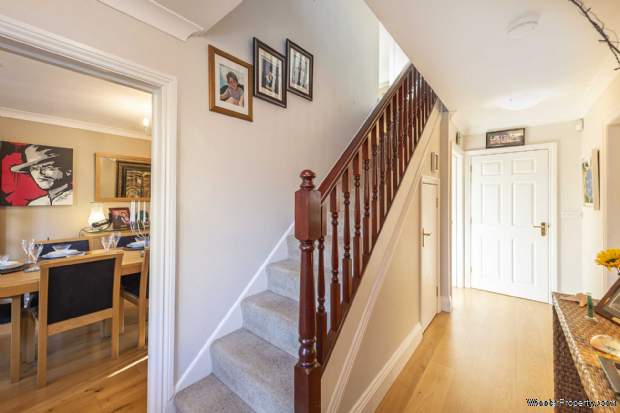 Additional Property Image 4 bedroom Detached for sale in Tring 3