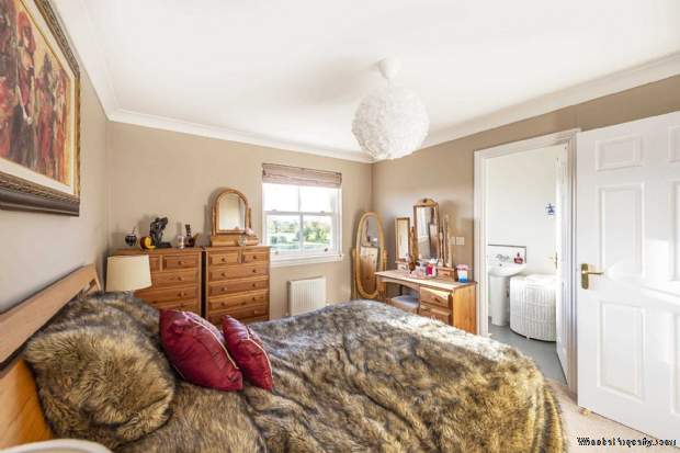 Additional Property Image 4 bedroom Detached for sale in Tring 11