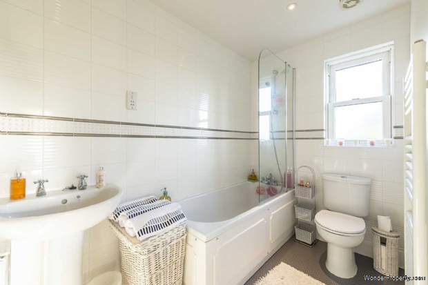 Additional Property Image 4 bedroom Detached for sale in Tring 12