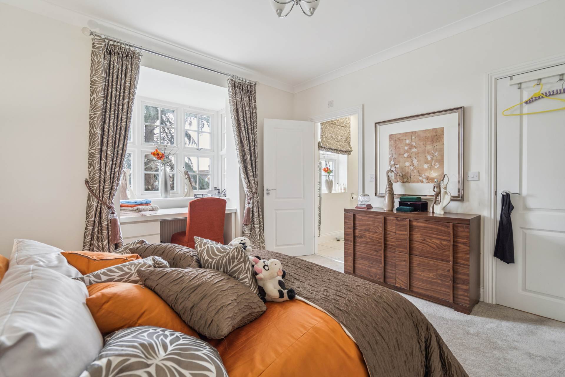 Additional Property Image 2 bedroom Mews for sale in Tring 13