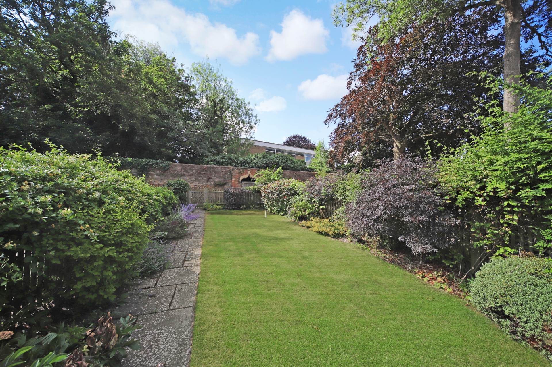 Additional Property Image 2 bedroom Mews for sale in Tring 18