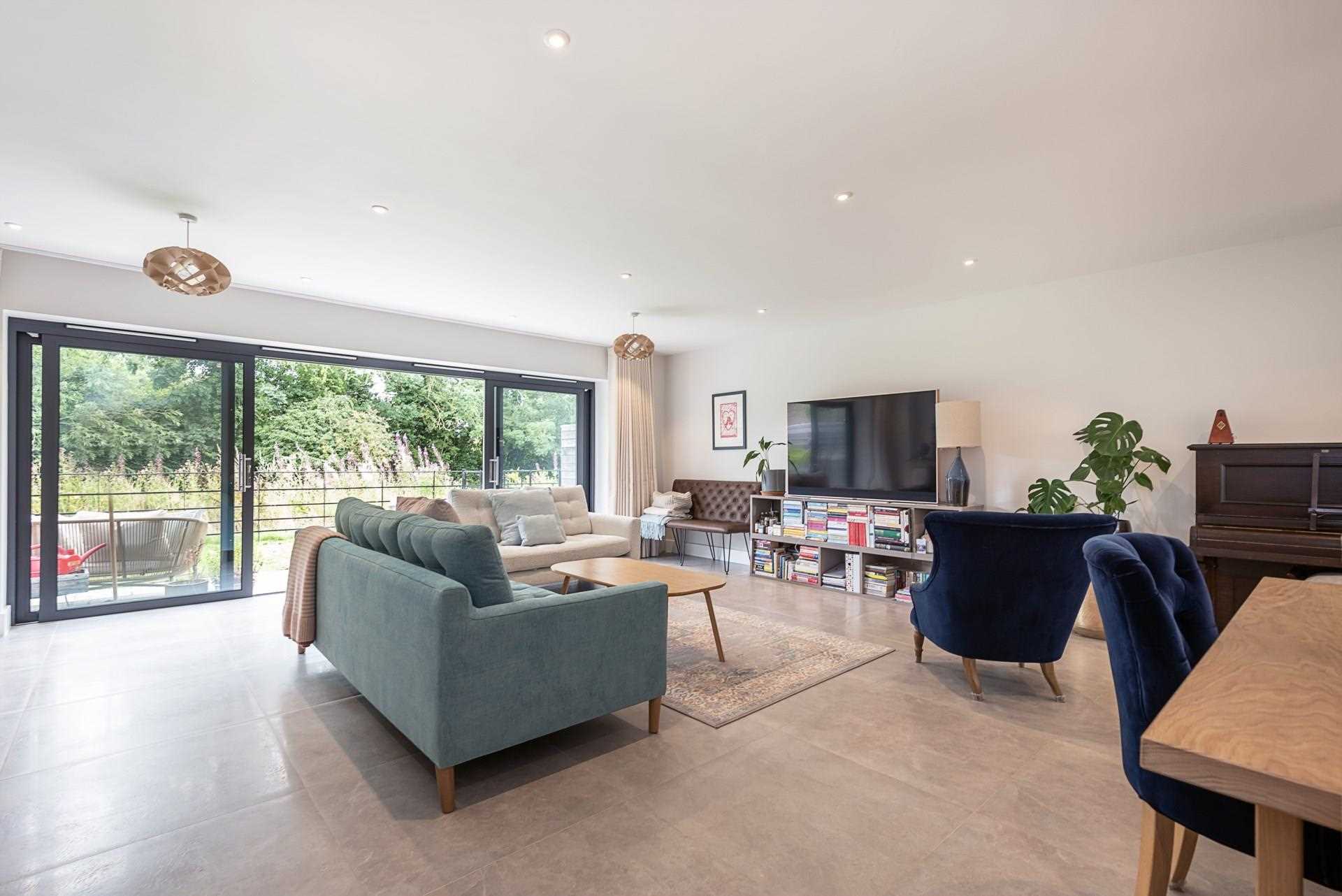 Additional Property Image 3 bedroom House for sale in Tring 3