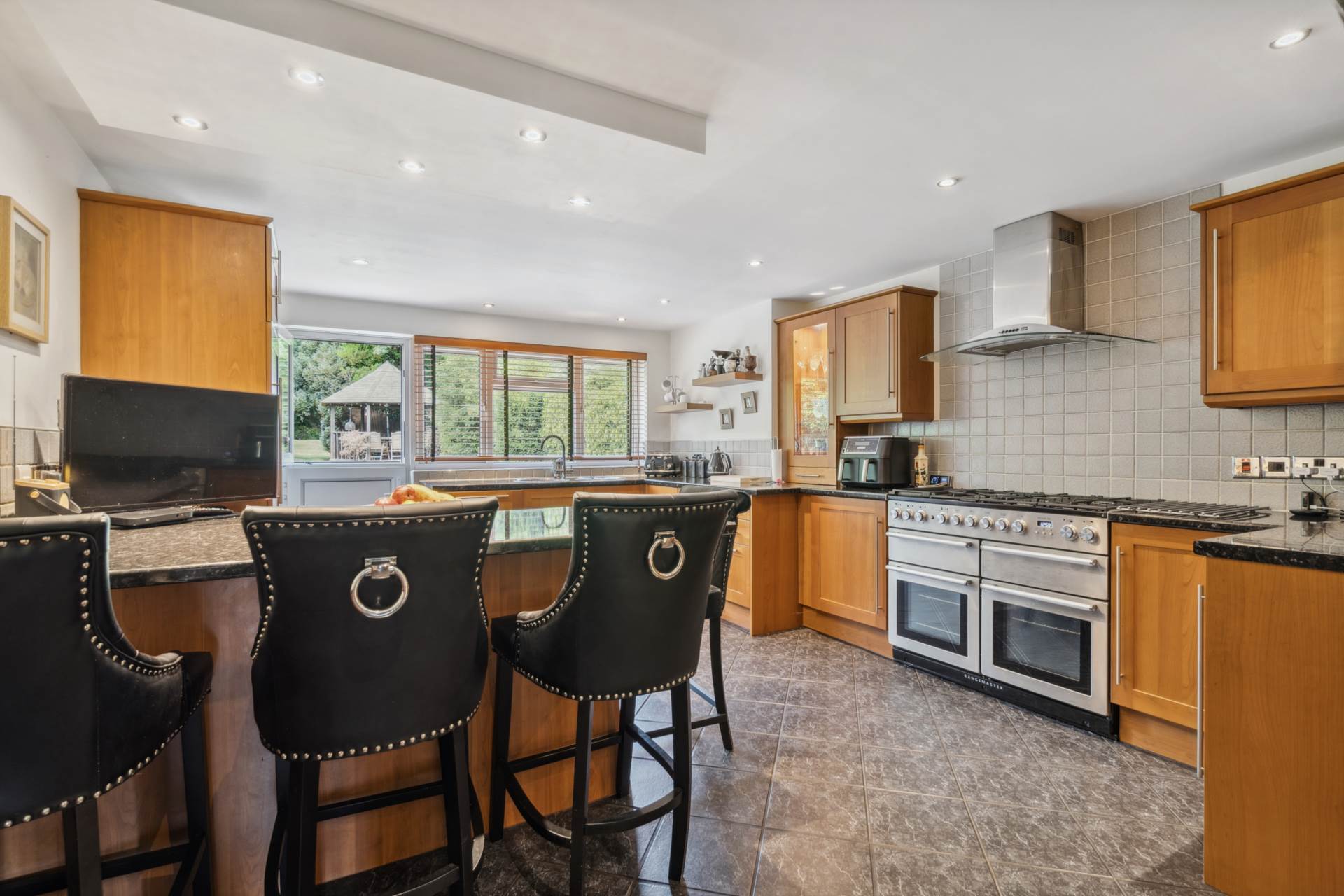 Additional Property Image 4 bedroom Semi Detached for sale in Tring 6