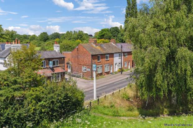 Additional Property Image 2 bedroom Cottage for sale in Tring 3