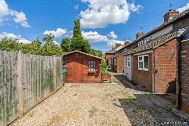 Additional Property Image 2 bedroom Cottage for sale in Tring 14