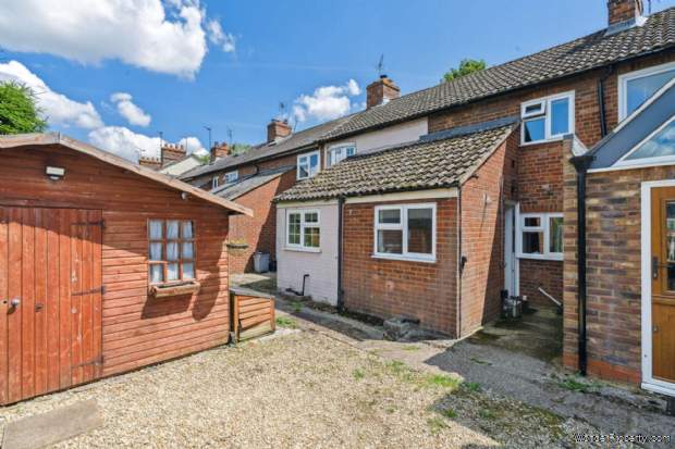 Additional Property Image 2 bedroom Cottage for sale in Tring 15