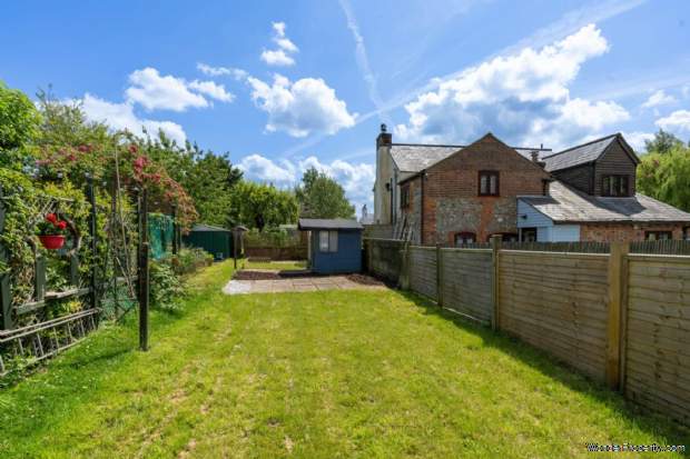 Additional Property Image 2 bedroom Cottage for sale in Tring 16