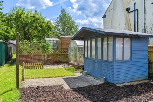 Additional Property Image 2 bedroom Cottage for sale in Tring 18