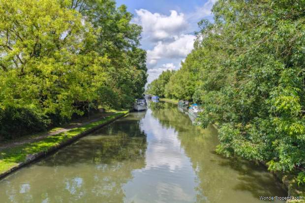 Additional Property Image 2 bedroom Cottage for sale in Tring 19