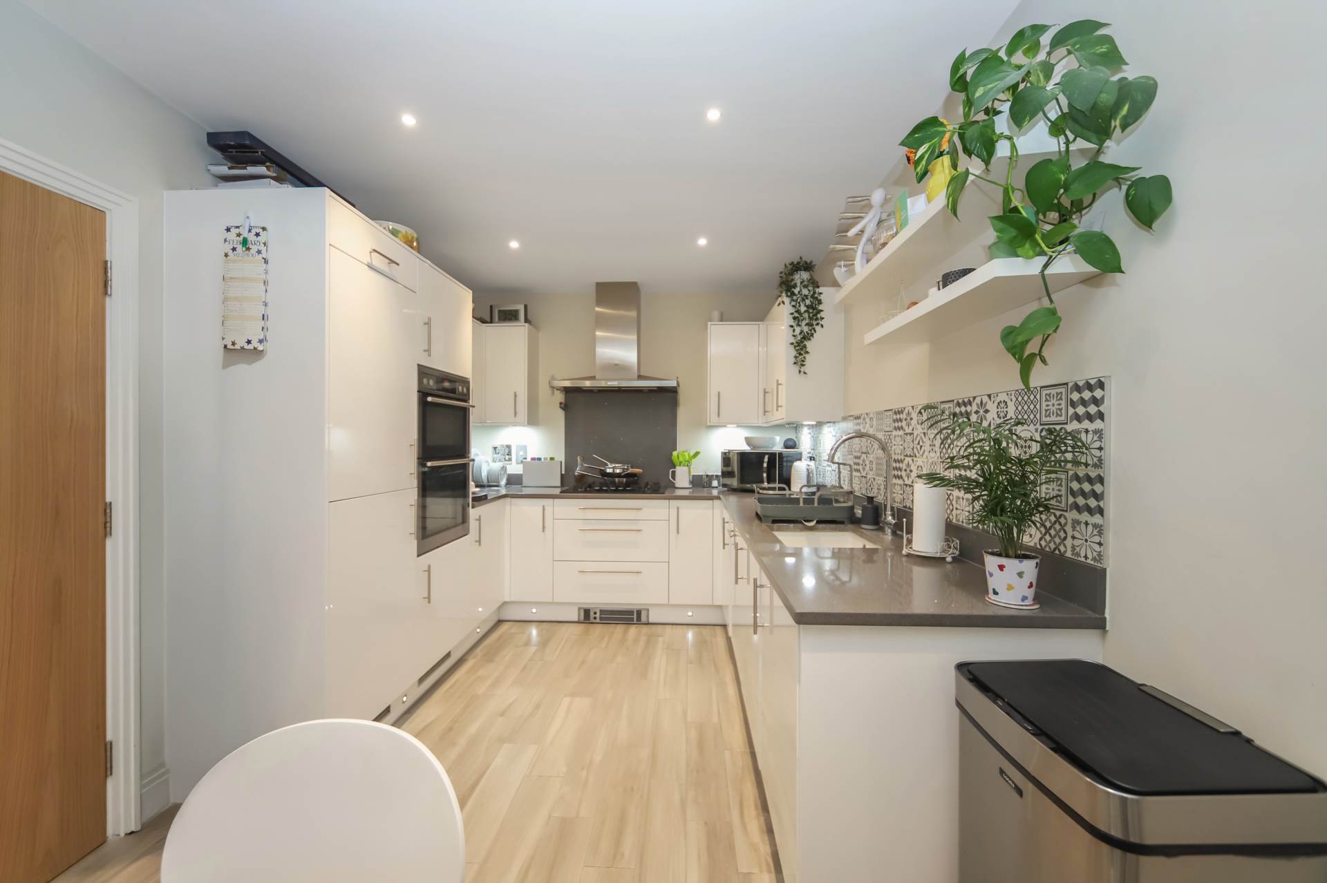 Additional Property Image 4 bedroom Semi Detached for sale in Aylesbury 8