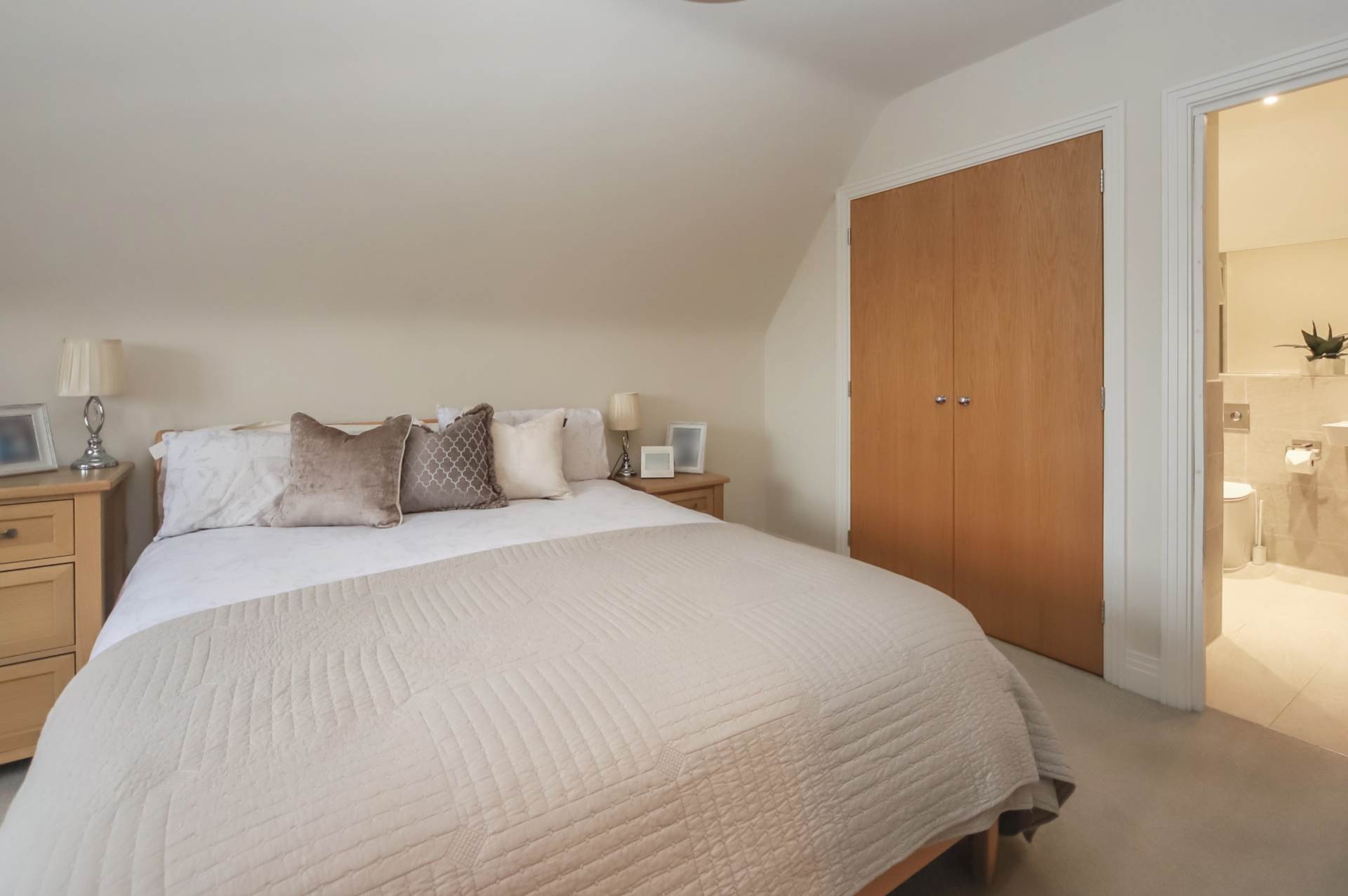 Additional Property Image 4 bedroom Semi Detached for sale in Aylesbury 13