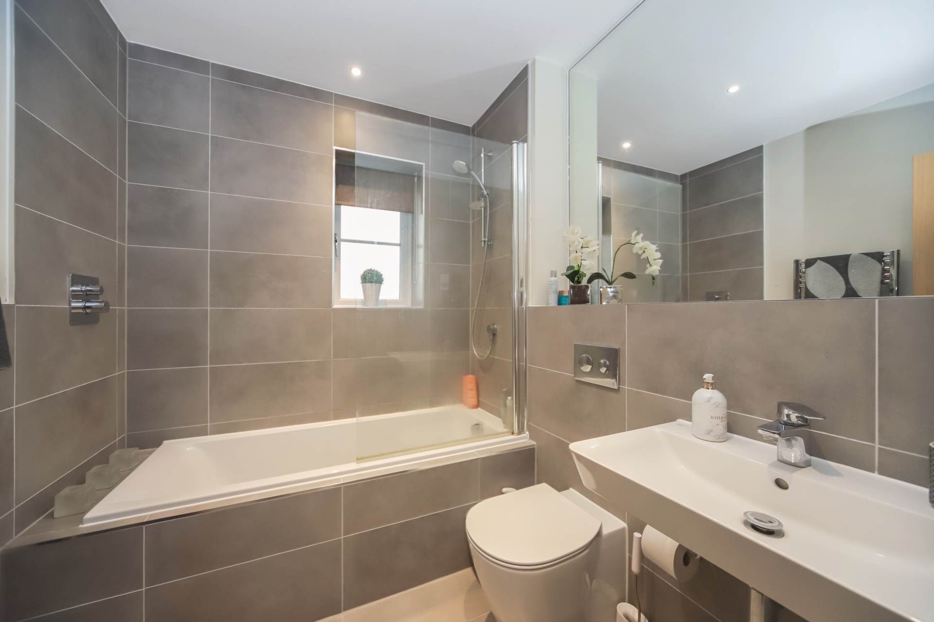 Additional Property Image 4 bedroom Semi Detached for sale in Aylesbury 18