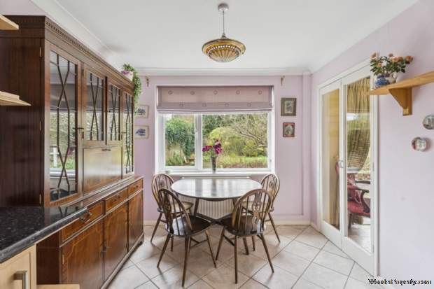 Additional Property Image 2 bedroom Bungalow for sale in Tring 6
