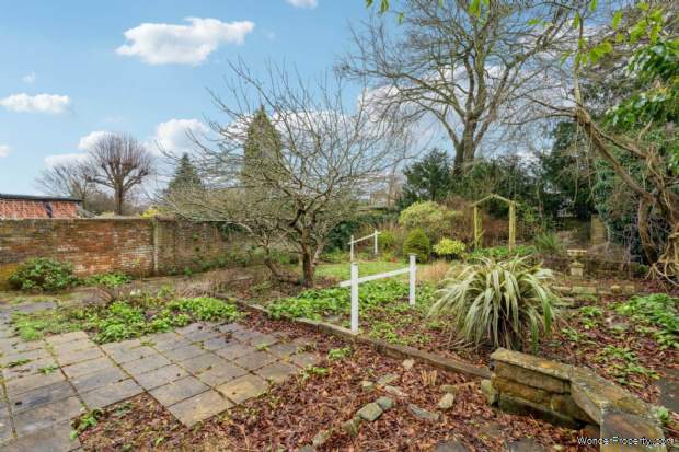 Additional Property Image 2 bedroom Bungalow for sale in Tring 12