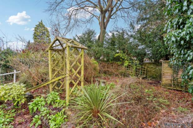 Additional Property Image 2 bedroom Bungalow for sale in Tring 7