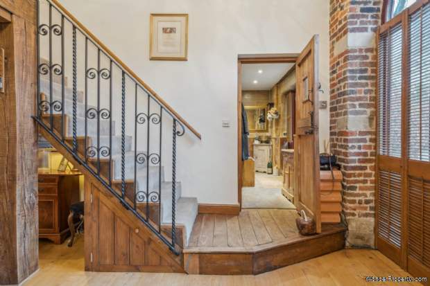 Additional Property Image 3 bedroom Detached for sale in Tring 6