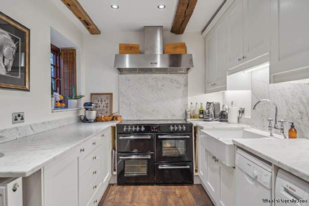 Additional Property Image 3 bedroom Detached for sale in Tring 18
