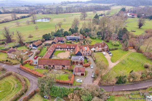 Additional Property Image 3 bedroom Detached for sale in Tring 8