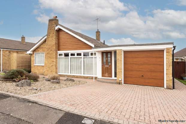 3 bedroom Detached Bungalow for sale in Tring