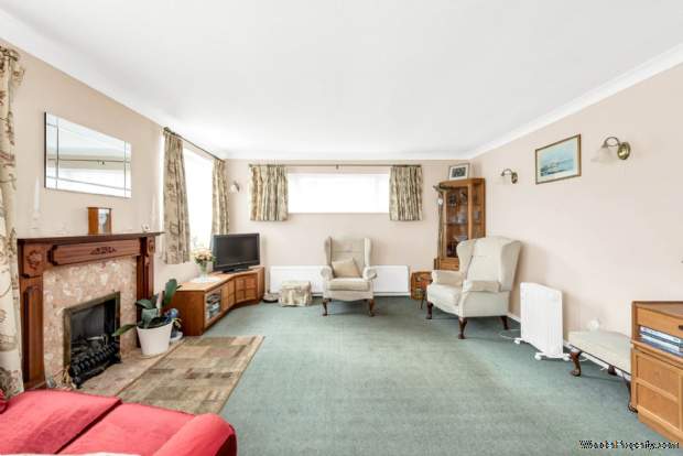 Additional Property Image 3 bedroom Detached Bungalow for sale in Tring 4