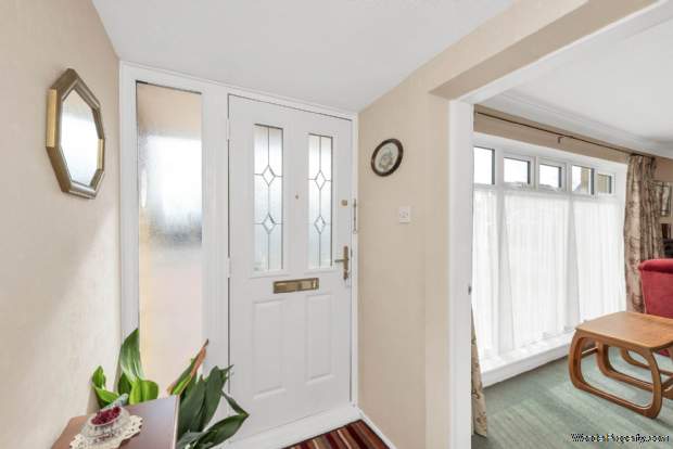 Additional Property Image 3 bedroom Detached Bungalow for sale in Tring 5