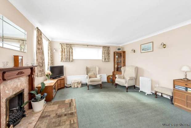 Additional Property Image 3 bedroom Detached Bungalow for sale in Tring 6