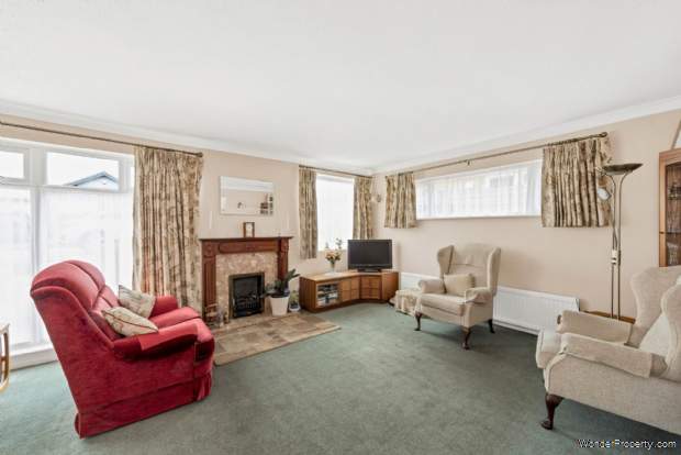 Additional Property Image 3 bedroom Detached Bungalow for sale in Tring 11