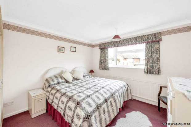 Additional Property Image 3 bedroom Detached Bungalow for sale in Tring 14