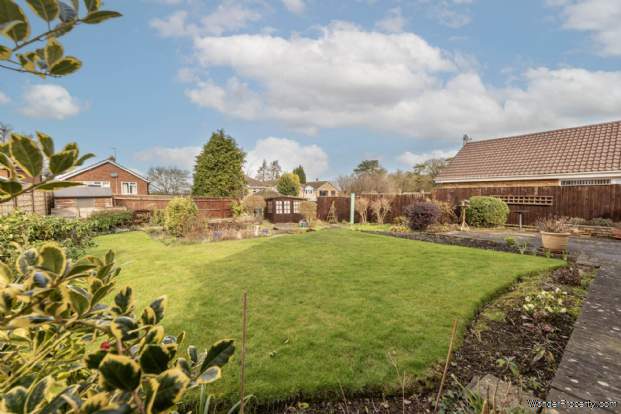 Additional Property Image 3 bedroom Detached Bungalow for sale in Tring 8