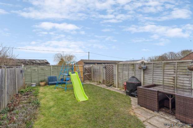 Additional Property Image 3 bedroom Terraced for sale in Leighton Buzzard 14