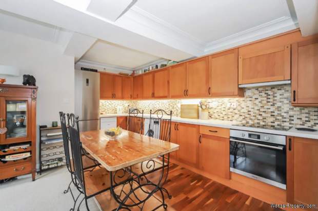 Additional Property Image 2 bedroom Flat for sale in Tring 4