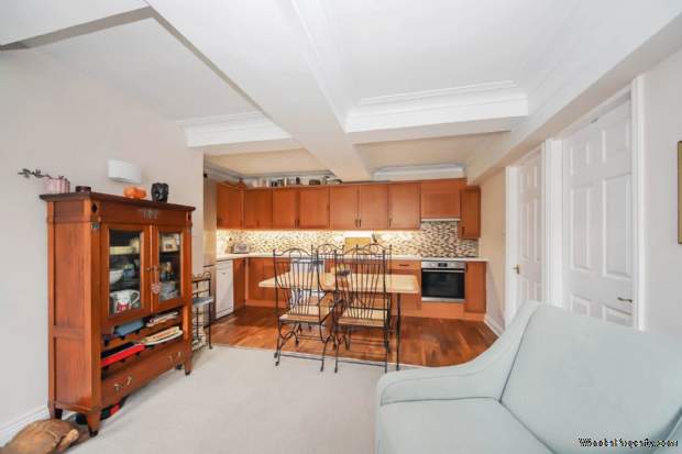 Additional Property Image 2 bedroom Flat for sale in Tring 6