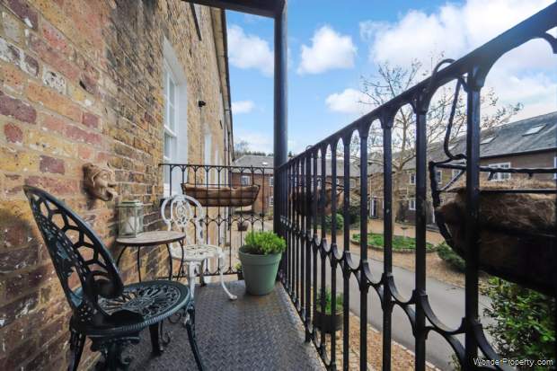 Additional Property Image 2 bedroom Flat for sale in Tring 14