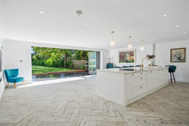 Additional Property Image 6 bedroom Detached for sale in Aylesbury 2