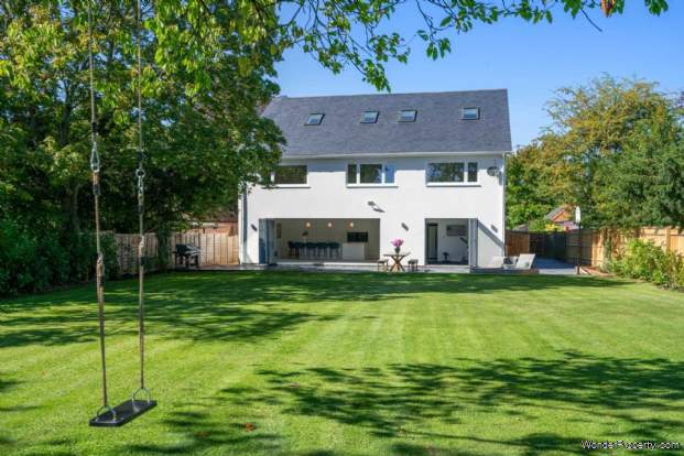 Additional Property Image 6 bedroom Detached for sale in Aylesbury 3