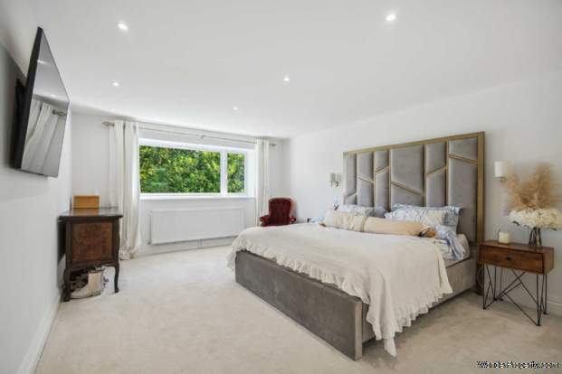 Additional Property Image 6 bedroom Detached for sale in Aylesbury 9