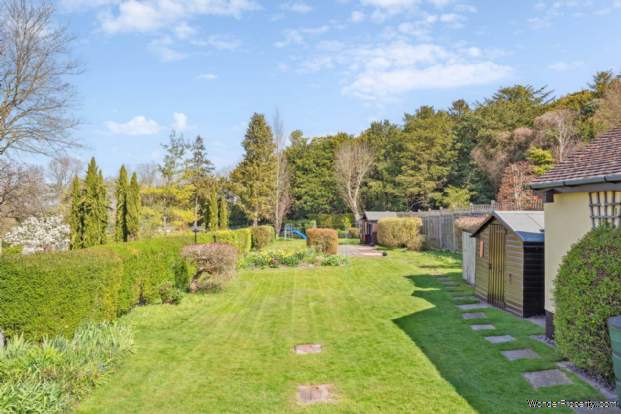 Additional Property Image 5 bedroom Detached for sale in Aylesbury 2
