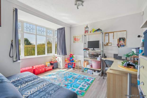 Additional Property Image 5 bedroom Detached for sale in Aylesbury 18