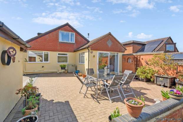 Additional Property Image 5 bedroom Detached for sale in Aylesbury 14