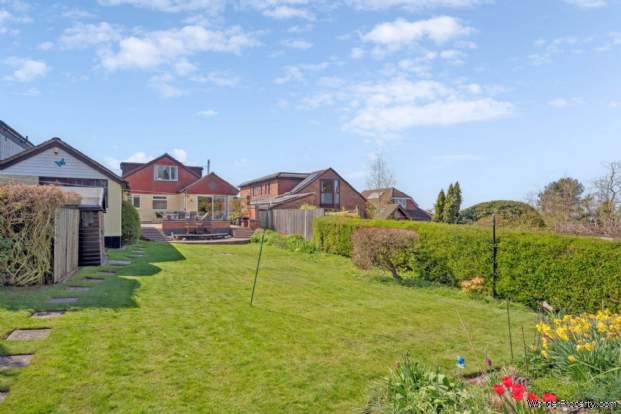 Additional Property Image 5 bedroom Detached for sale in Aylesbury 8