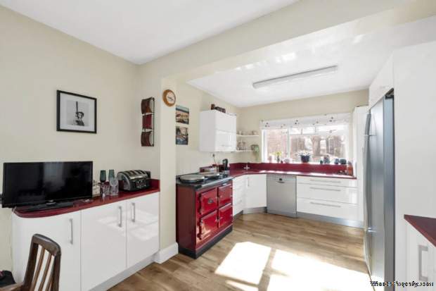 Additional Property Image 2 bedroom Detached Bungalow for sale in Dunstable 4