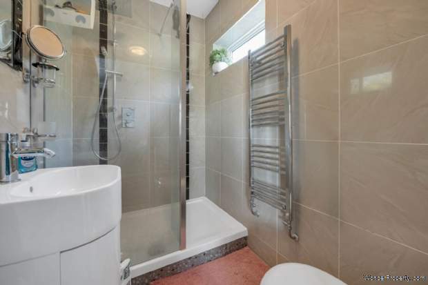 Additional Property Image 2 bedroom Detached Bungalow for sale in Dunstable 15