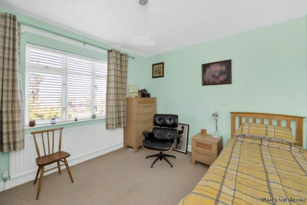 Additional Property Image 2 bedroom Detached Bungalow for sale in Dunstable 16