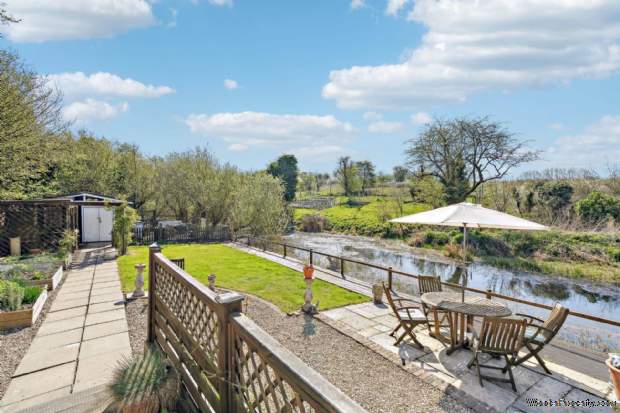 Additional Property Image 4 bedroom Detached for sale in Tring 3