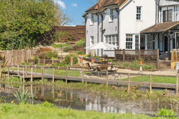 Additional Property Image 4 bedroom Detached for sale in Tring 4