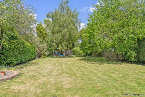 Additional Property Image 5 bedroom Detached for sale in Aylesbury 2