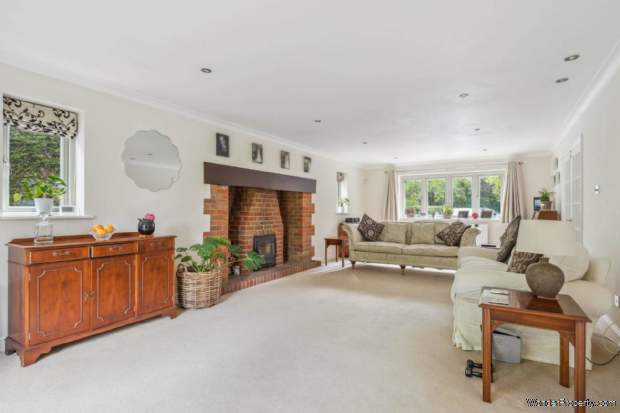 Additional Property Image 5 bedroom Detached for sale in Aylesbury 4