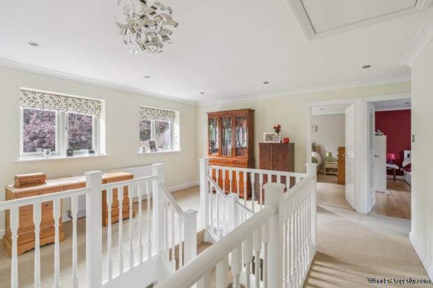 Additional Property Image 5 bedroom Detached for sale in Aylesbury 9